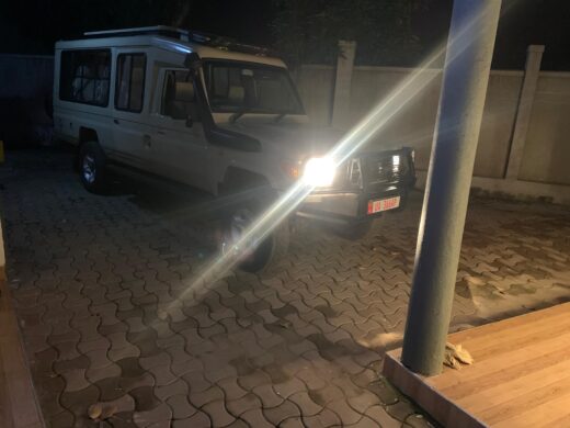 4×4 Safari Land Cruiser 4×4 Safari Land Cruiser