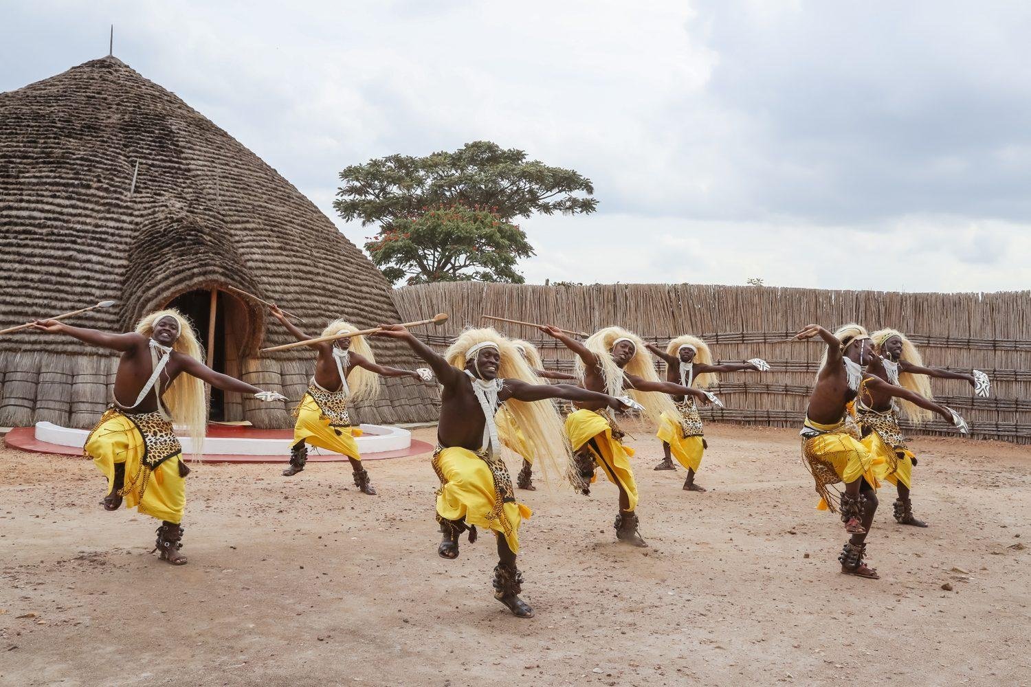 A key feature of Rwanda Cultural Tours is engagement with local communities. Travelers meet artisans, farmers, musicians, dancers, and storytellers in traditional villages, learning firsthand about daily life, farming methods, local cuisine, and cultural practices. Hands-on experiences—such as weaving baskets, crafting pottery, participating in drumming sessions, or joining community dances—allow visitors to connect personally with Rwandan culture while supporting local livelihoods.