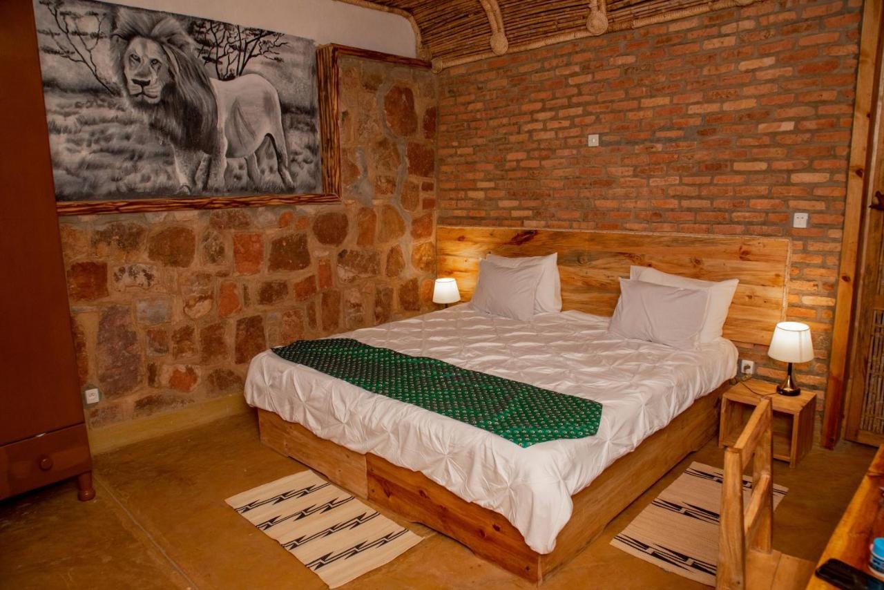 Akagera Transit Lodge provides comfortable accommodation designed for travelers who value convenience, relaxation, and easy access to safari activities. The lodge offers a peaceful environment where guests can unwind before and after exploring Rwanda’s wilderness.