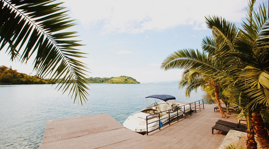 Cleo Lake Kivu Hotel provides an excellent base for exploring western Rwanda. The hotel’s location allows travelers to easily combine their stay with several remarkable destinations and activities, including:
