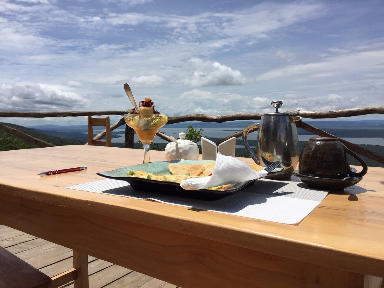 Dining at Akagera Rhino Lodge offers guests a delightful blend of local Rwandan flavors and international cuisine in a peaceful countryside setting. The lodge's restaurant provides a relaxed atmosphere where visitors can enjoy freshly prepared meals before or after exciting safari adventures in Akagera National Park.
