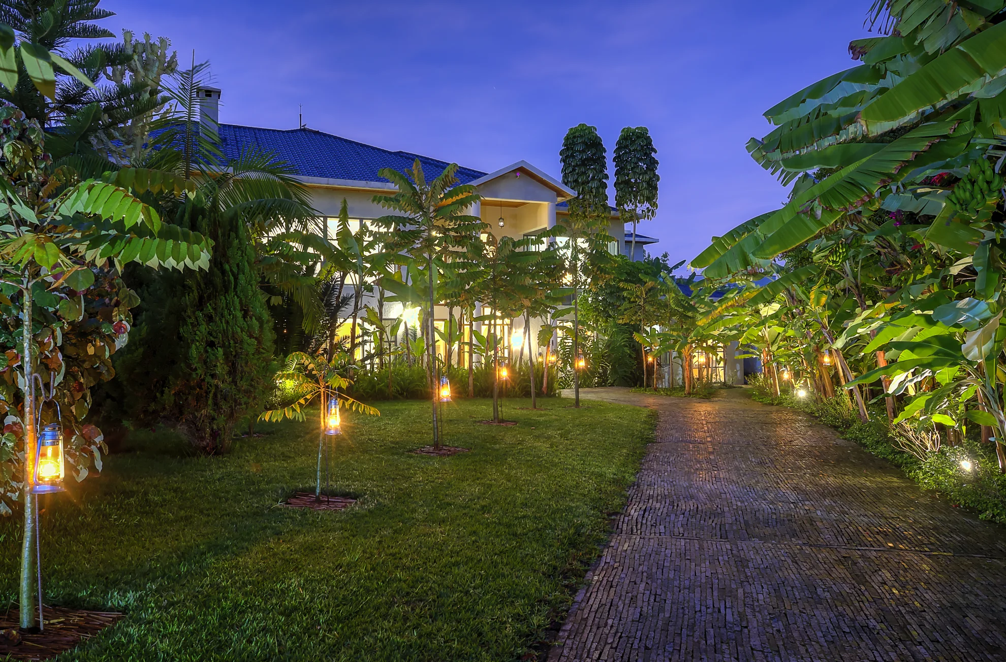 The Bishop's House enjoys one of the most desirable locations in northern Rwanda, nestled within the beautiful Musanze region only a short drive from the headquarters of Volcanoes National Park. Its strategic position makes it an outstanding choice for travelers seeking luxury accommodation with quick access to Rwanda's world-famous mountain gorillas while enjoying breathtaking volcanic landscapes and peaceful countryside surroundings.